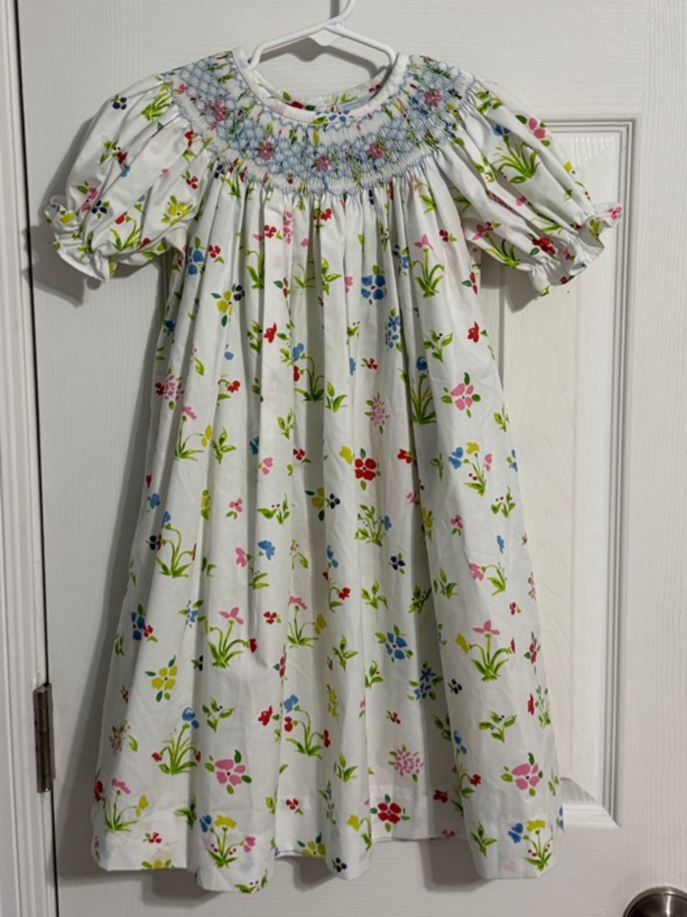 Little English White Floral Smocked Puff Sleeve Dress size 4